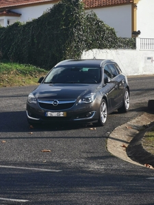 Opel Insignia 136cv (c/nova)