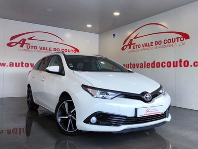 Toyota Auris 1.4 D-4D Comfort+P.Techno com 157 006 km por 15 490 € Auto Vale do Couto | Porto