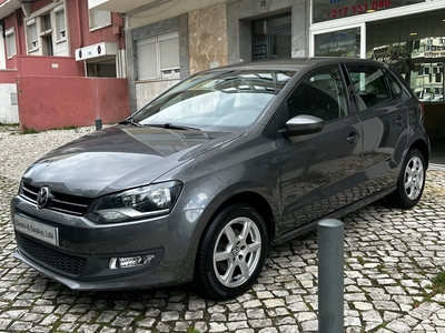 Volkswagen Polo 1.2 Trendline Pack com 50 000 km por 11 400 € Santos e Saraiva Lda | Lisboa