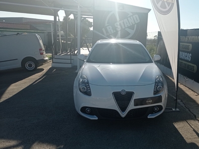 Alfa Romeo Giulietta 1.6 JTDm Sport TCT por 18 900 € I.R.STAND - Grândola | Setúbal
