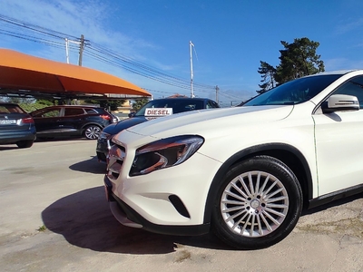 Mercedes Classe GLA GLA 200 CDi Aut. por 19 990 € Carcuba | Setúbal