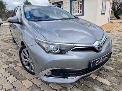 Toyota Auris 1.6 D-4D Exclusive+Navi por 19 900 € NextAuto | Faro