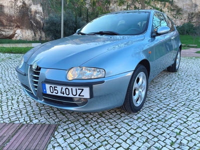 Alfa Romeo 147 1.6 TS Progression com 119 000 km por 4 390 € Stand Mendescar | Lisboa