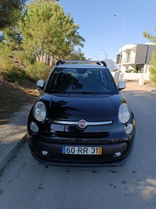 Fiat 500 L sete lugares