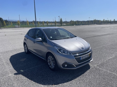 Peugeot 208 1.2 - 2019