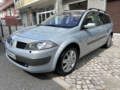 Renault Mégane 1.9 dCi Luxe Privilége por 6 200 € Santos e Saraiva Lda | Lisboa