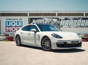 Porsche Panamera 4 E-Hybrid 10 Years Edition com 59 000 km por 99 990 € CalhambeQ | Setúbal