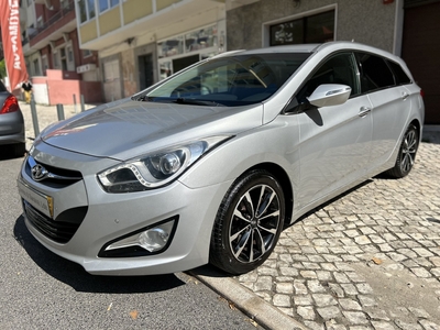 Hyundai I40 SW 1.7 CRDi Style por 13 900 € Santos e Saraiva Lda | Lisboa
