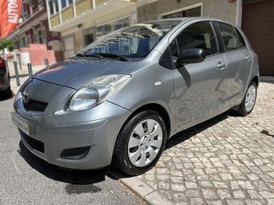 Toyota Yaris 1.0 VVT-i por 8 200 € Santos e Saraiva Lda | Lisboa