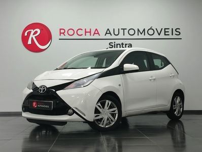 Toyota Aygo 1.0 X-Play com 111 008 km por 10 899 € Rocha Automóveis Sintra | Lisboa