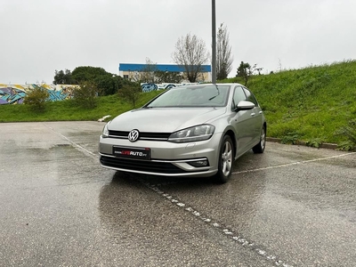 Volkswagen Golf 1.6 TDI Highline com 140 000 km por 18 500 € LVS Auto | Lisboa