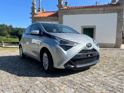 Toyota Aygo 1.0 X-Play+X-Touch por 12 990 € M Reis Car | Braga