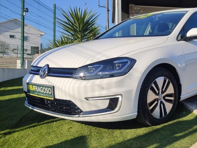 Volkswagen Golf e- AC/DC por 21 900 € Ribafragoso, Lda | Santarém