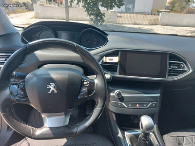 Peugeot 308 BlueHDI 1.6 120cv