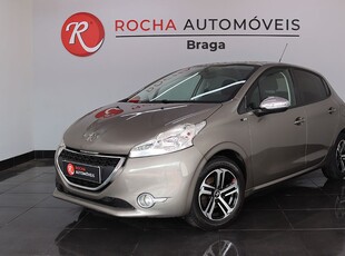 Peugeot 208 1.2 VTi SE Style com 111 246 km por 8 990 € Rocha Automóveis - Braga | Braga