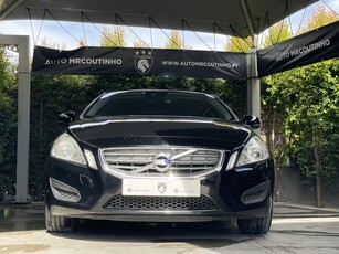 Volvo V60 1.6 D2 Drive Momentum Start/Stop com 176 000 km por 9 500 € AUTOMRCOUTINHO | Lisboa