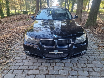 BMW Serie-3 318 d Touring Navigation Sport com 280 000 km por 11 990 € Nicolacar | Porto