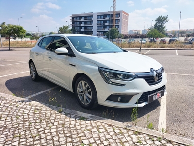 Renault Mégane 1.5 dCi Limited EDC com 140 441 km por 16 250 € bestkar | Setúbal