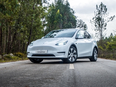 Tesla Model Y Tração Traseira com 49 000 km por 48 500 € Graçacar | Leiria