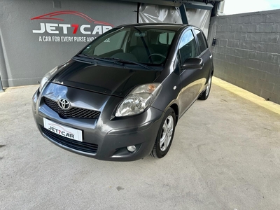 Toyota Yaris 1.4 D-4D Comfort+AC com 184 900 km por 8 990 € Jet7Car - Novos e Usados Multimarca | Aveiro