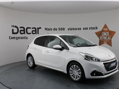 Peugeot 208 1.2 PureTech Signature por 12 199 € Dacar automoveis | Porto