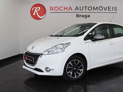 Peugeot 208 1.2 VTi Access com 108 898 km por 8 399 € Rocha Automóveis - Braga | Braga