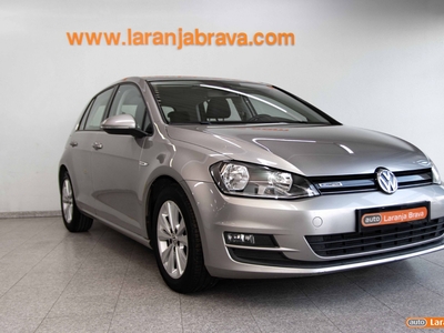 Volkswagen Golf 1.6 TDi BlueMotion Confortline com 137 079 km por 15 900 € Laranja Brava | Lisboa