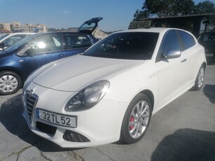 Alfa Romeo Giulietta 1.6 JTDm Distinctive com 166 000 km por 10 590 € Auto.BA | Porto