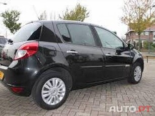 Renault Clio hitsbach
