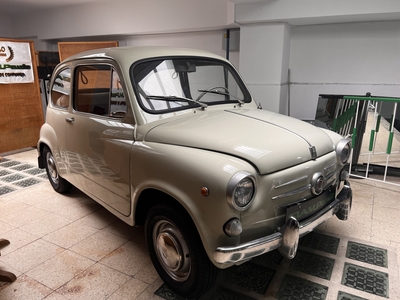 Fiat 600 .