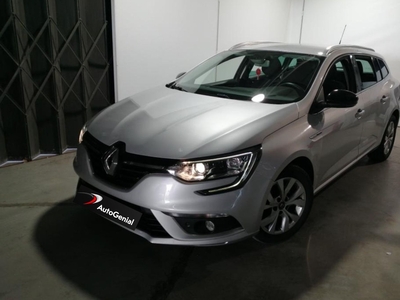 Renault Mégane 1.5 dCi Limited com 113 925 km por 16 990 € AutoGenial Comércio de Automóveis, Lda | Porto