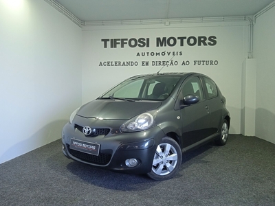 Toyota Aygo 1.0 Plus Sport Pack com 114 000 km por 7 200 € Tiffosi Motors | Porto
