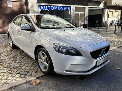 Volvo V40 2.0 D4 Inscription por 15 200 € Santos e Saraiva Lda | Lisboa