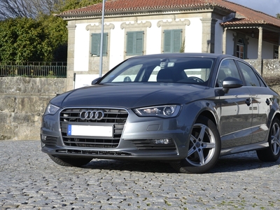 Audi A3 1.6 TDi Attraction Ultra por 16 950 € RCar | Porto
