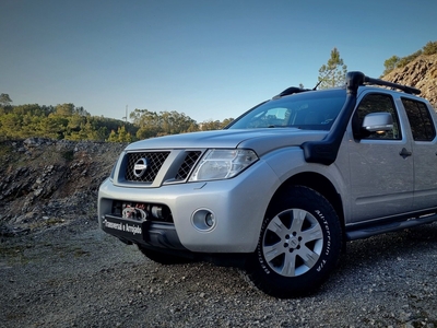 Nissan Navara 2.5 dCi CD SE AT 4WD por 24 750 € Transversal & Arrojado | Leiria