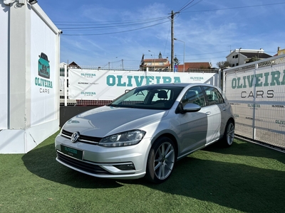 Volkswagen Golf 2.0 TDI Highline com 156 000 km por 17 900 € OliveiraCars | Lisboa