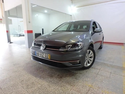 Volkswagen Golf V.1.6 TDI Confortline DSG com 102 199 km por 18 200 € Ayvens Gaia | Porto