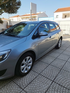 Opel Astra 2015.