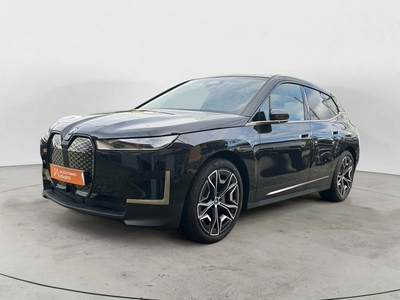 BMW IX xDrive 40 por 77 490 € M. Coutinho Douro - Comércio de Automóveis SA | Porto