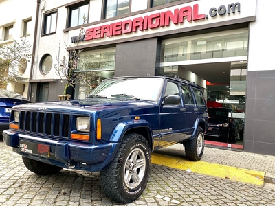Jeep Cherokee 2.5 TD Classic por 9 950 € Serie Original Matosinhos | Porto
