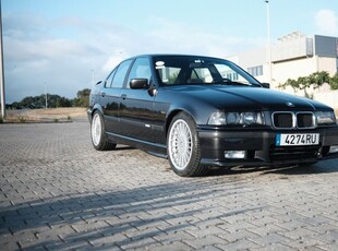 BMW E36 325i Sedan Barreiro E Lavradio •