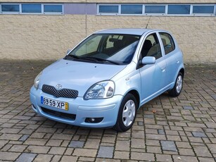 Toyota Yaris 1.4 D4D - 2004 Torres Vedras (São Pedro, Santiago, Santa Maria Do Castelo E São Miguel) E Matacães •