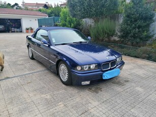 BMW 325 i Cabriolet Canelas •