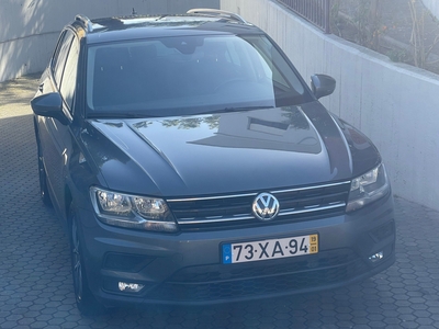Volkswagen Tiguan 2.0 TDI Confortline DSG com 91 276 km por 24 450 € Maxauto Carcavelos | Lisboa