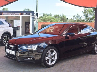 Audi A5 2.0 TDi Sport com 137 950 km por 21 850 € RB Cars | Faro