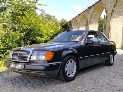 Mercedes 200-300 D 250 D por 7 850 € Mecurito | Porto