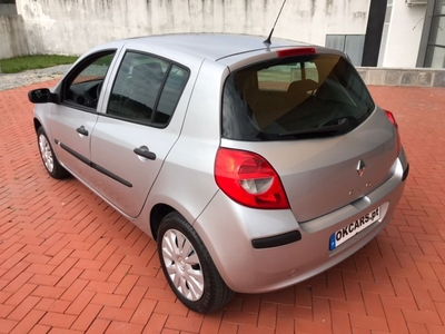 Renault Clio 1.2 16V Dynamique por 3 999 € Logauto | Braga