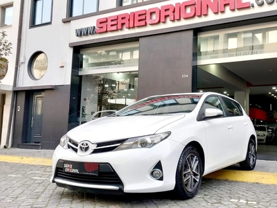 Toyota Auris 1.4 D-4D Comfort por 8 950 € Serie Original Matosinhos | Porto