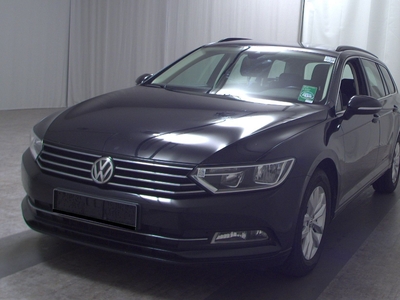 Volkswagen Passat 1.6 TDi Confortline por 19 500 € Pratica Irrecusável - Com. Auto. Unipessoal Lda | Porto