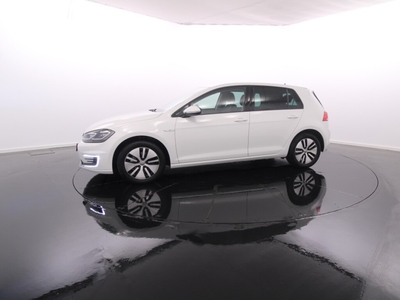 Volkswagen e-Golf 100 kW GPS / Vidros Escurecidos / Cam. Traseira / LED